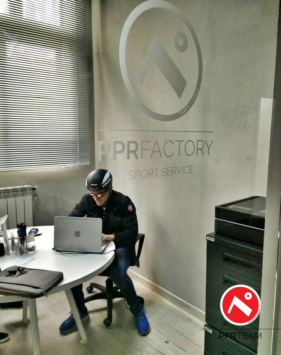 PPRTeam's tweet image. #PPRTeam | #PPRFactory: l'assetto è aerodinamico
Anche in ufficio
pprteam.com
@limar_helmets 
#triathlon