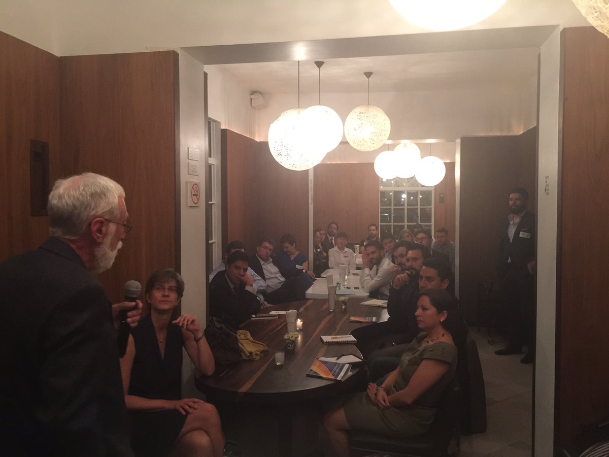 Constantino_Mx's tweet photo. Gran charla y presentación libro "Los Senderos de la Libertad" Carlos Sabino #FreedomNights @RELIALred @FNFMexico https://t.co/dY1DNda8se
