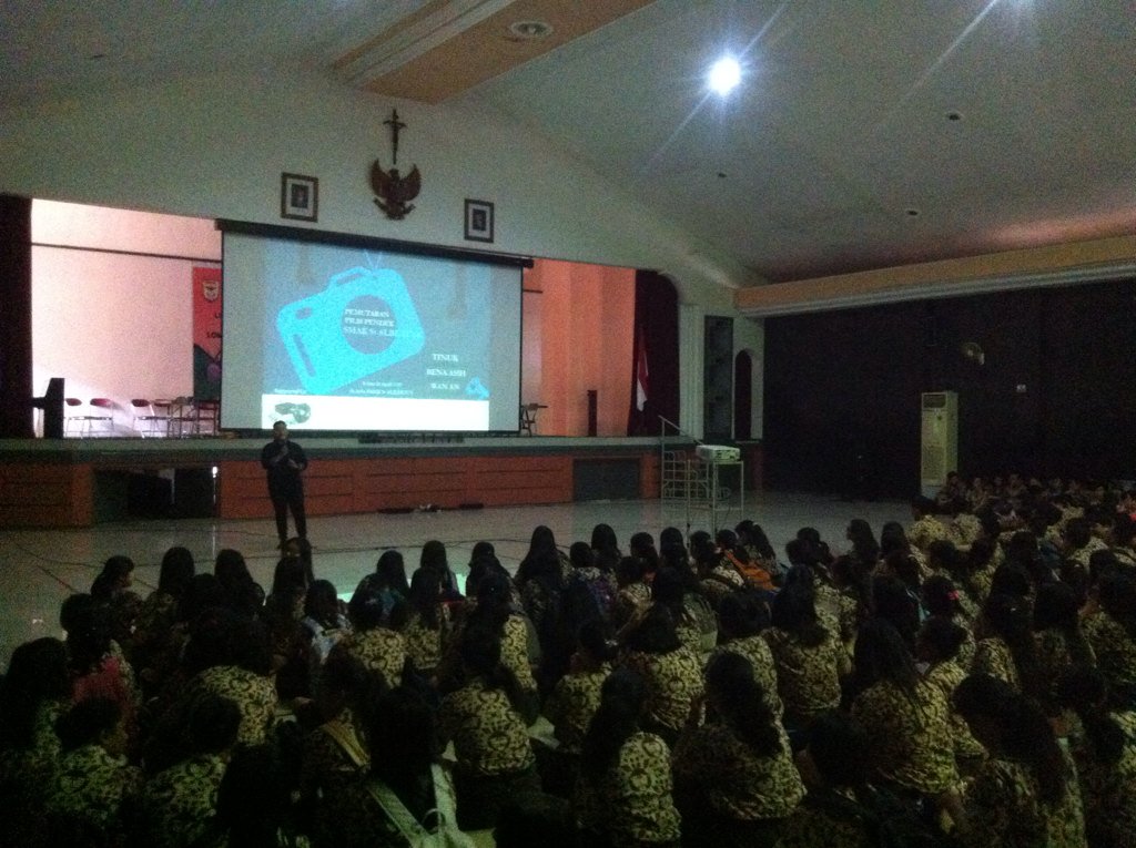 Siar sinema sambang k SMAk st Albertus dempo. 9 april 2016    
#siarsinema #latepost #perfilamanindonesia