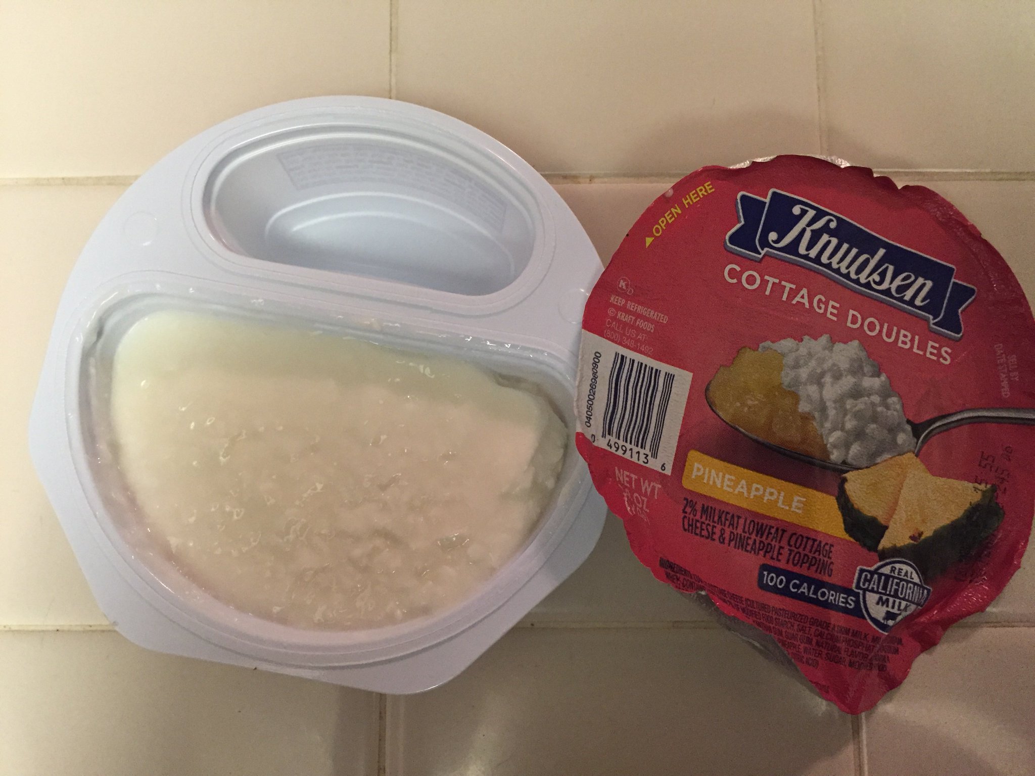 Twitter 上的Michelle Vicari："My Knudsen Cottage Cheese Double is missing the  pineapple side🍍#cottagecheesesingle #sadpanda #DepressingTweets  https://t.co/jsZrTdS3Rd" / Twitter
