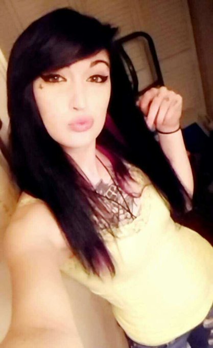 New hair its long and black purple underneath. Loving it. #BlackRain https://t.co/OrB76ph4rb<a href="/tag/blackrain"class="tags"><span>#blackrain</span></a>