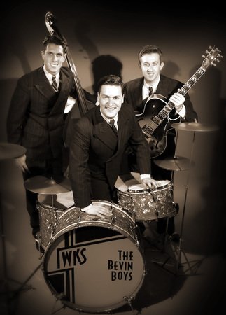 EvvntPro's tweet photo. The Bevin Boys @ManhattanSuite 29 Apr'16 at 9pm-12:30am https://t.co/hNumqQGR3o #LiveMusic https://t.co/fifzIaFC6h