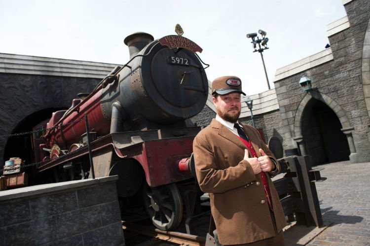 23 magical photos from the new Harry Potter theme park's grand opening. u.pw/1N95og3