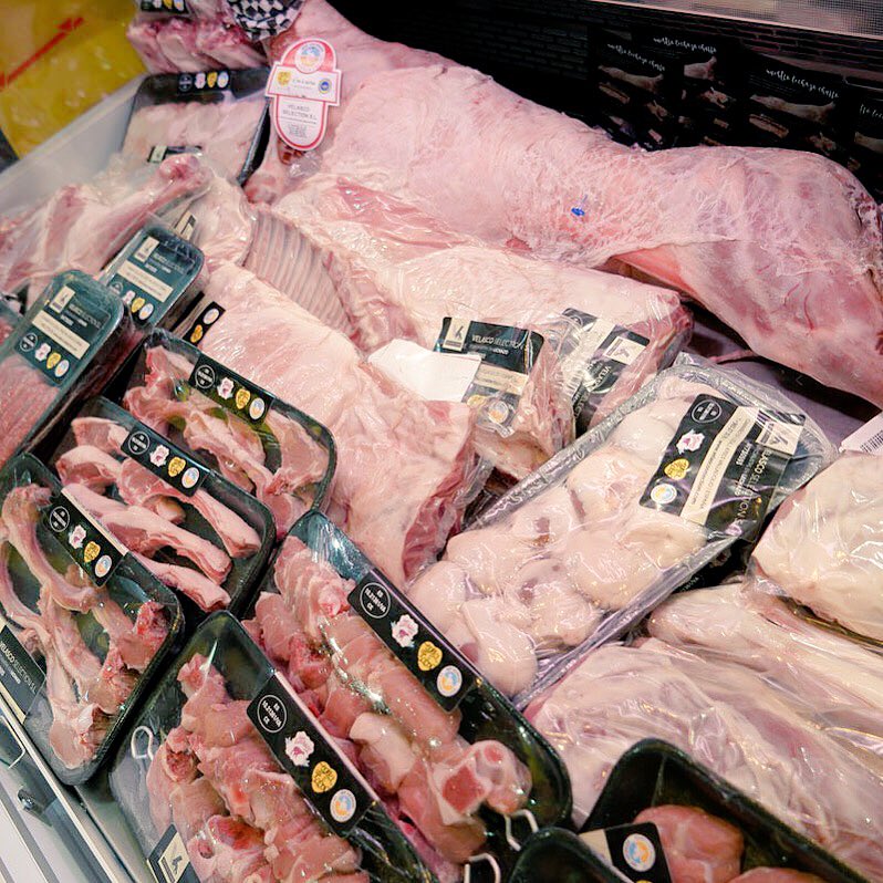 vayalechazo's tweet photo. Preparando ya @Alimentaria #Stand26 #TierraDeSabor #CarnesDeCalidad #CanalHoreca #VelascoSelection ➡️983273576 https://t.co/WcY6R9gjDm
