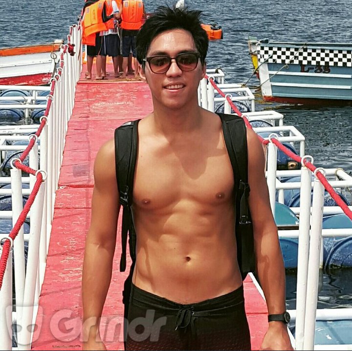 GuysofGrindrPH's tweet photo. Names: Random shirtless guys
Seen: Various dates
Location: Various locations https://t.co/efZo5Hmtwn