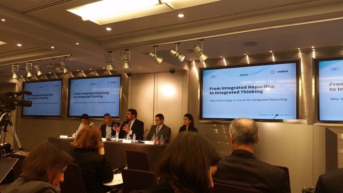 Seguimos aprendiendo "From Integrated Reporting to Integrated Thinking" en <a href="/IndraCompany/">Indra</a> con <a href="/BlancaMarco/">Blanca Marco</a>