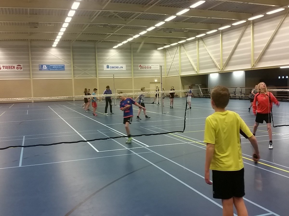RobvanEgmond's tweet photo. Vandaag hebben de groepen 5-8 een badmintonclinic tijdens de gezonde weken in Broekland@RaalteGezond @ActiefSalland https://t.co/O8hOvoDmsW