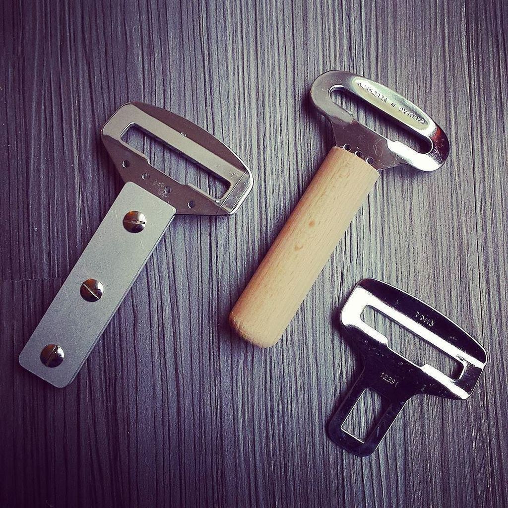 brewcomer's tweet photo. Rauteck Flaschenöffner aus alten Anschnallern #rauteck #flaschenöffner #anschnallgurt #upcycle #upcycled #upcycling… https://t.co/mBIhZkGXpB