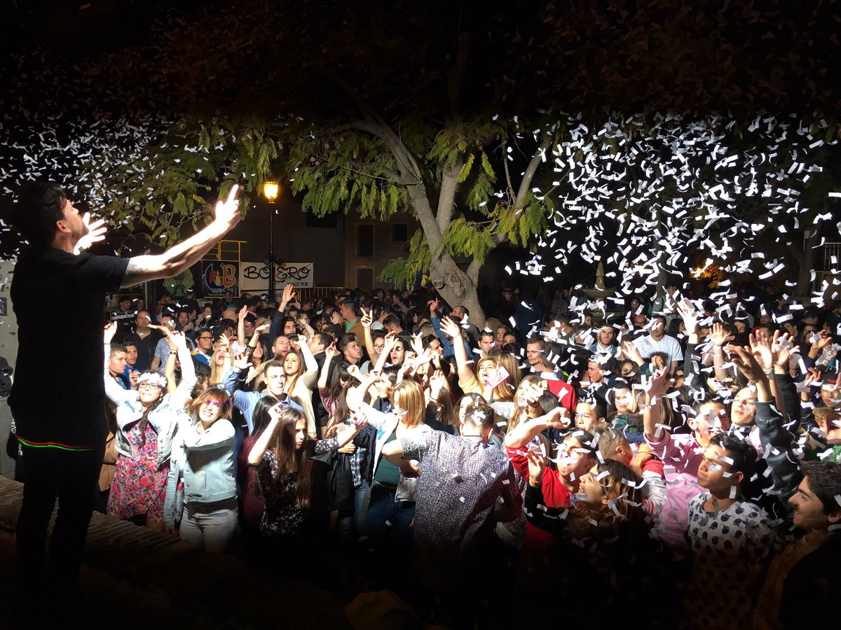 Gran noche la que pasamos el Sábado durante la Fiesta De La Primavera en #Torrox #house #music #FelizMartes