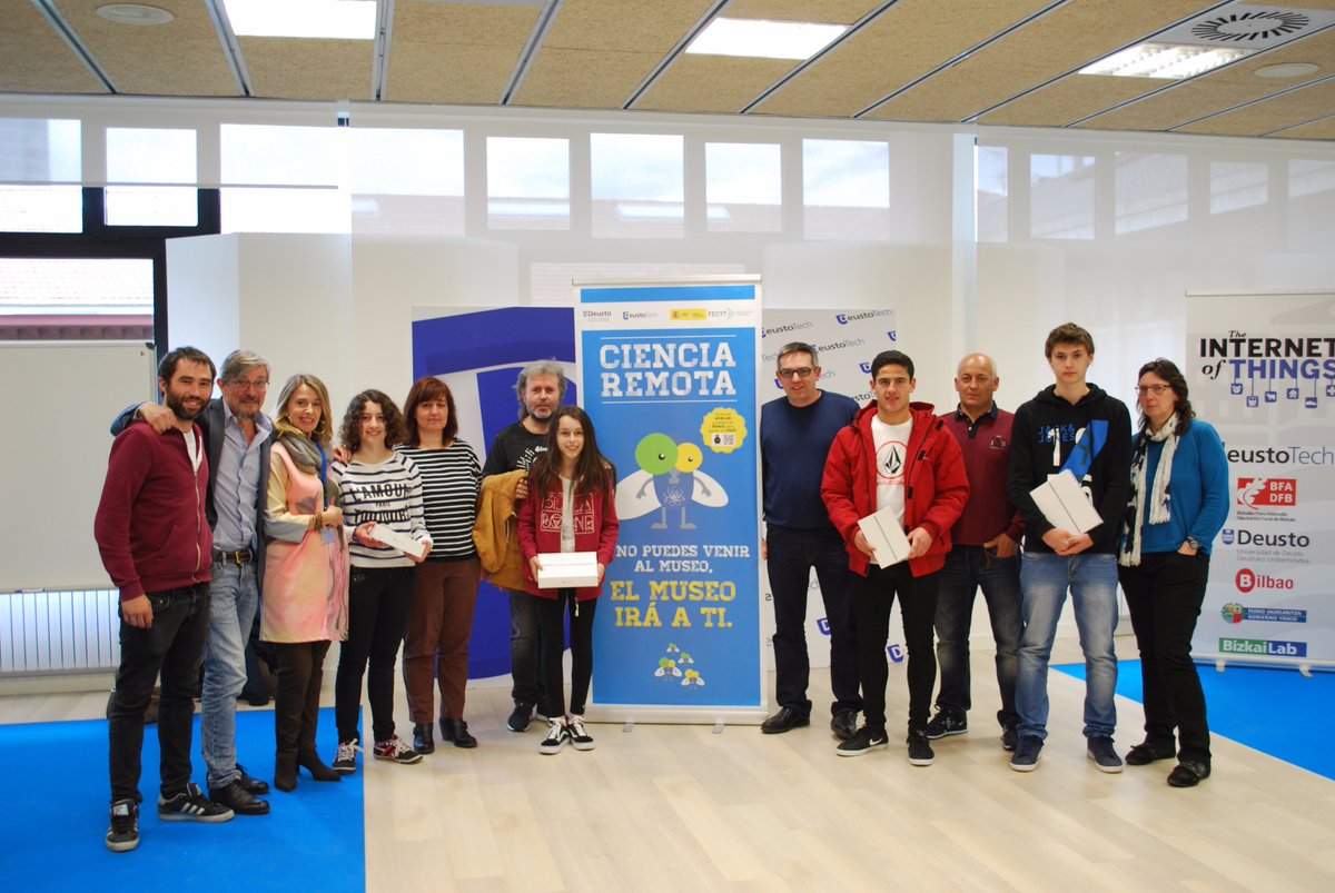 IngDeusto's tweet photo. Entrega de Premios GoLab, gracias a la colaboración del @FECYT_Ciencia en #forotech2016 4 finalistas, mucho talento! https://t.co/s8jPHWyE69