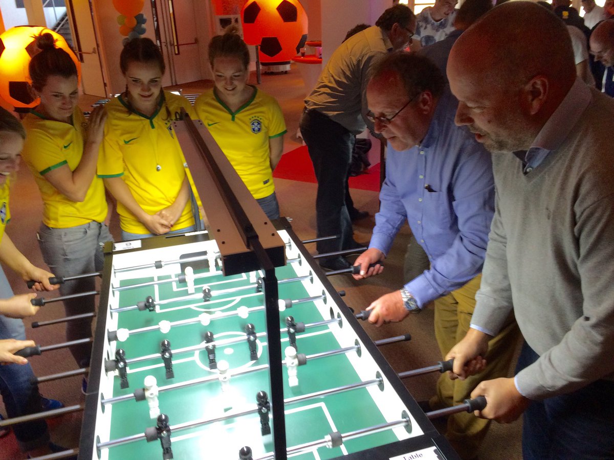 sjaaktenbras's tweet photo. Winnaars van het #Kickerprofs tafelvoetbaltoernooi voor bedrijven #OpPapendal: @SIDN. https://t.co/mGtJxhqH3Y
