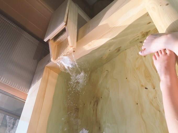 温泉あつい♨️気持ちいい💃  もはや温泉旅行だぁ〜！ご褒美だぁ〜！ https://t.co/jF8IGus28u