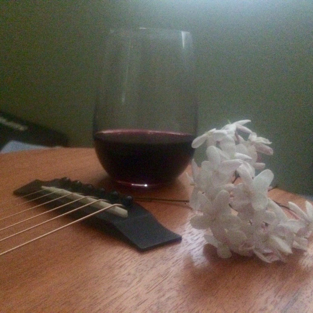 JessicaEllenJar's tweet image. #creativepotion #springincalifornia #lovemytaylorguitar #pinkjasmine