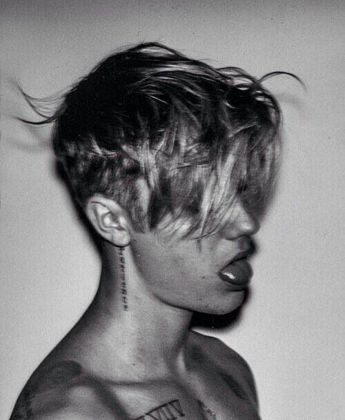 songhues's tweet photo. what we are // justin bieber ft. nas https://t.co/QdFX9zDGwx