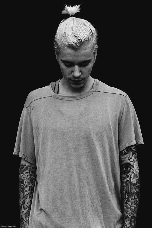 songhues's tweet photo. what we are // justin bieber ft. nas https://t.co/QdFX9zDGwx