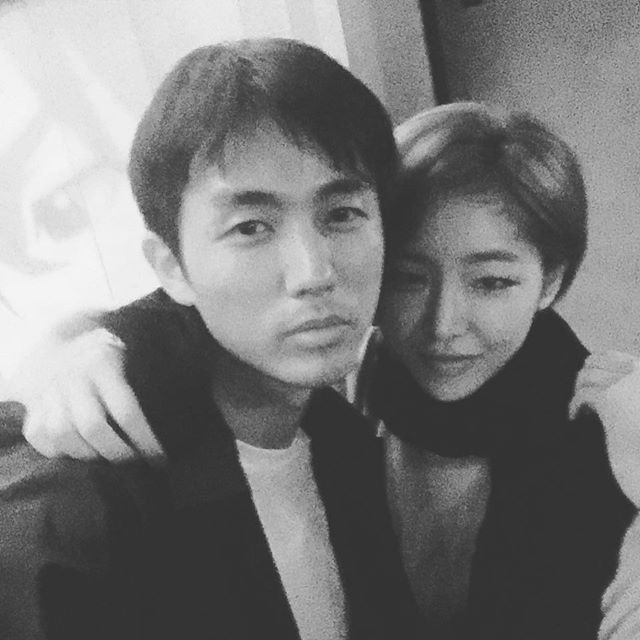 gainstagram's tweet photo. [Gainstagram] lsod.d post (trans) 내가 친구가 별로없어서 계속친하게지내는 손가인 흐헤힛 @songain87 @nerd_onearth https://t.co/AShLfhJbAU https://t.co/yk94WCu1hi