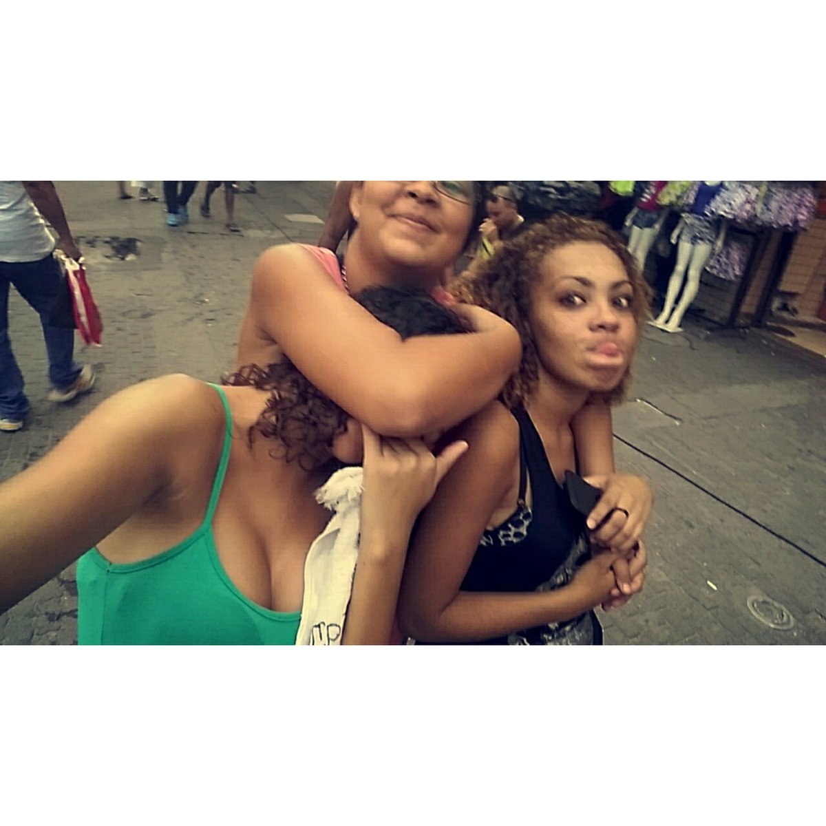 thaess22's tweet photo. Nossas loucuras se combinam 😍😍💘 #minhass #bela #lele https://t.co/XlpzgDDkfy