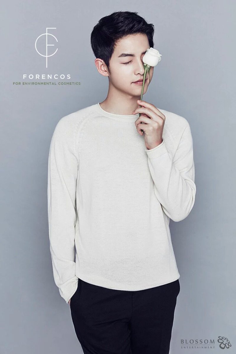 TheDramaKorea's tweet photo. Setelah cemong2an jadi tentara, sekarang jadi model iklan kosmetik Forencos. Kinclong cyiiiin. #DescendantsOfTheSun https://t.co/VhaJWtGeIu