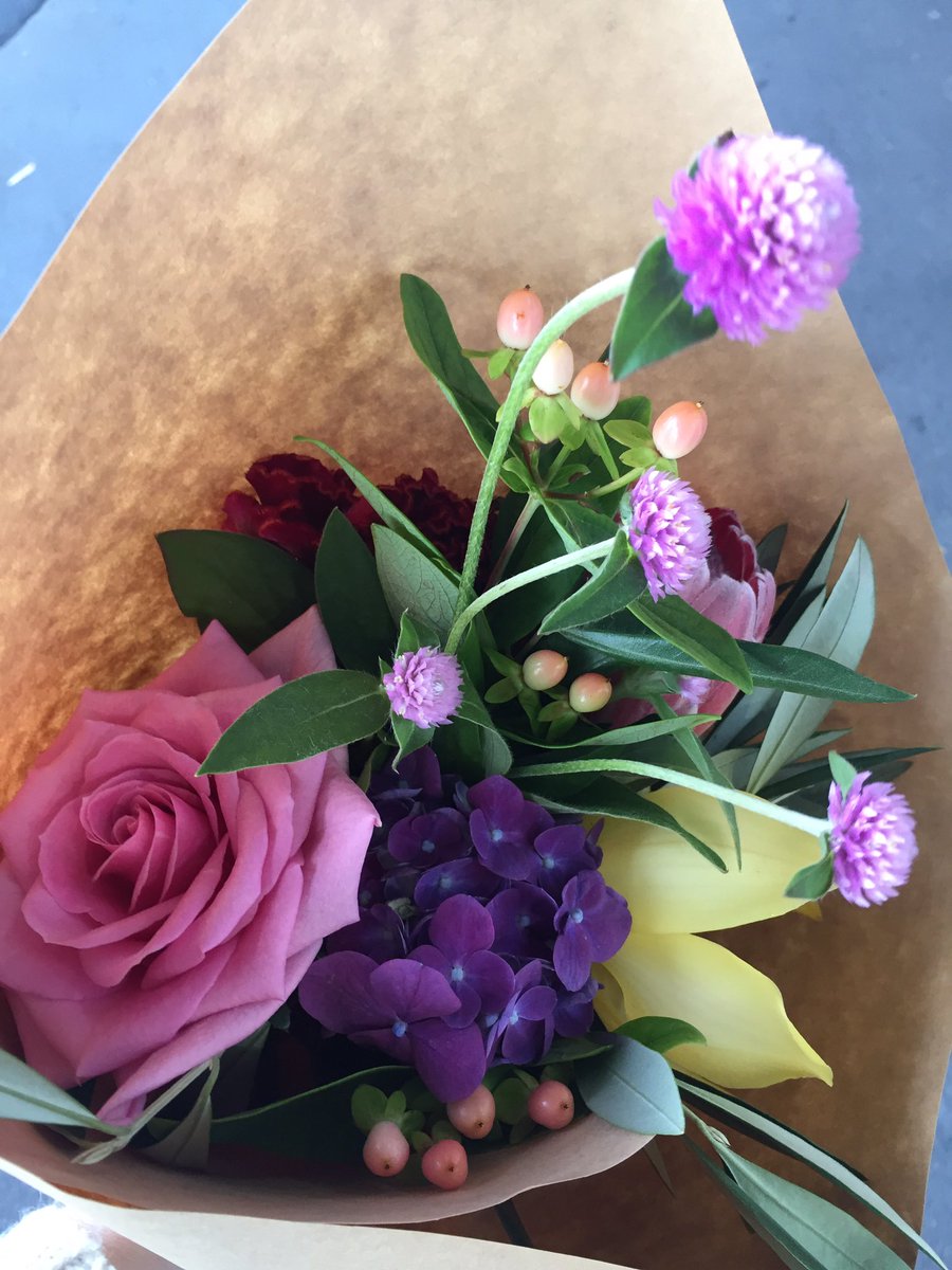 Super cute florist in #MtEden too!! #rosesflorist 💘<a href="/LocalAuckland/">Local Auckland</a>