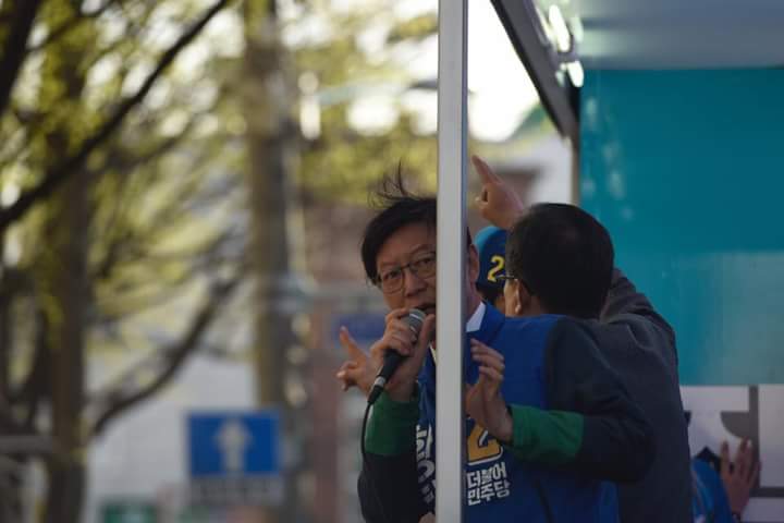 《상계동이 황창화다 황창화가 노원이다 》
황창화만의 간절함, 경제파탄 정권의 교체와 분열분당 세력을 심판해달라는 국민들의 간절한 호소입니다. 노원병이 기호 2번 황창화로 간절히 부탁드립니다#황창화