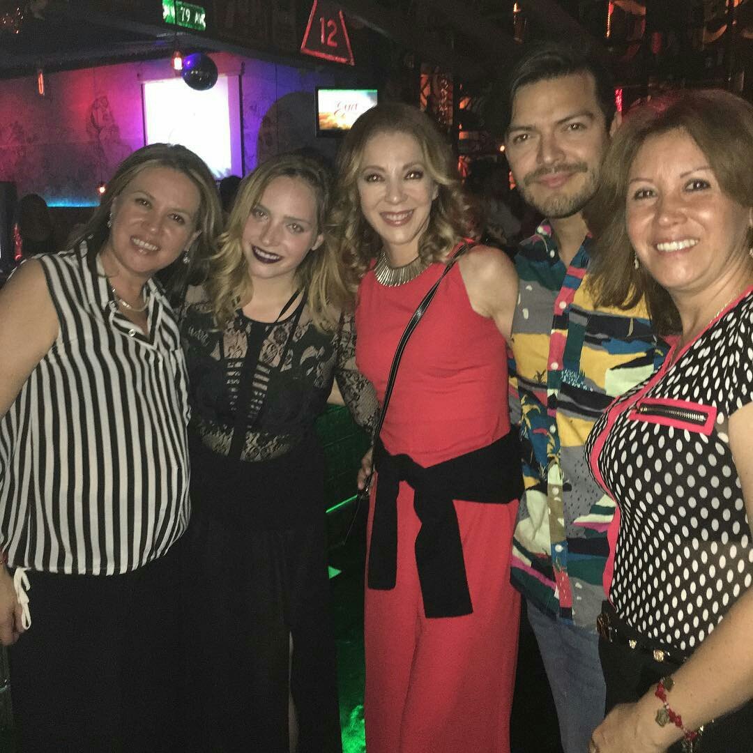 Nicolle 🦄 tweet media