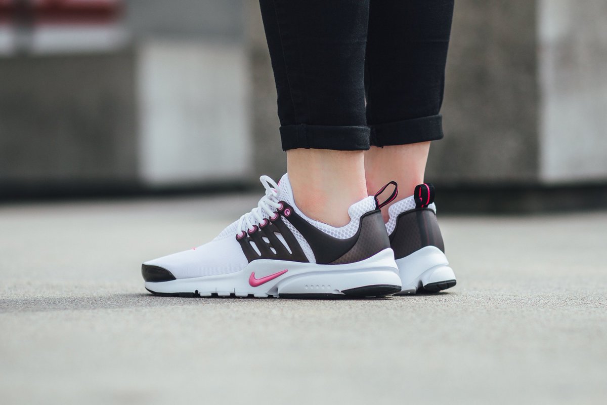 nike presto white pink