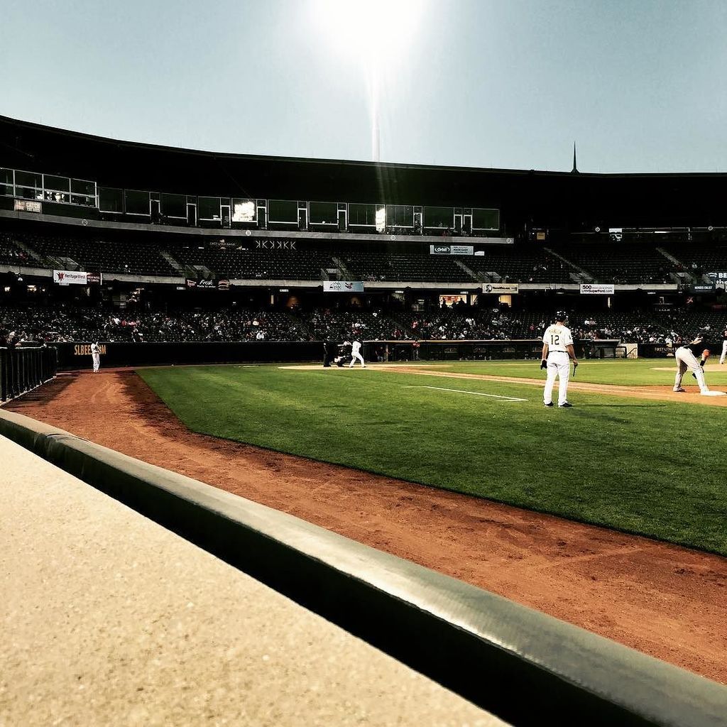 ldsfiles's tweet photo. At https://t.co/0Se2ue9gif -- Gotta get my baseball fix in! Fun night with my kids! #fhe #saltlakebees #utahbees #β¦ https://t.co/pgbL4siJ1x