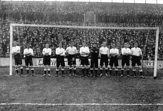 Picture of Tottenham Hotspur F.C. in 1912 Tottenham Hotspur team before their game against Everton at Goodison Park