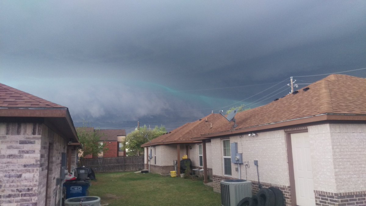 ALC_2015's tweet photo. Storm is rolling in. https://t.co/zrMbnhpJJh