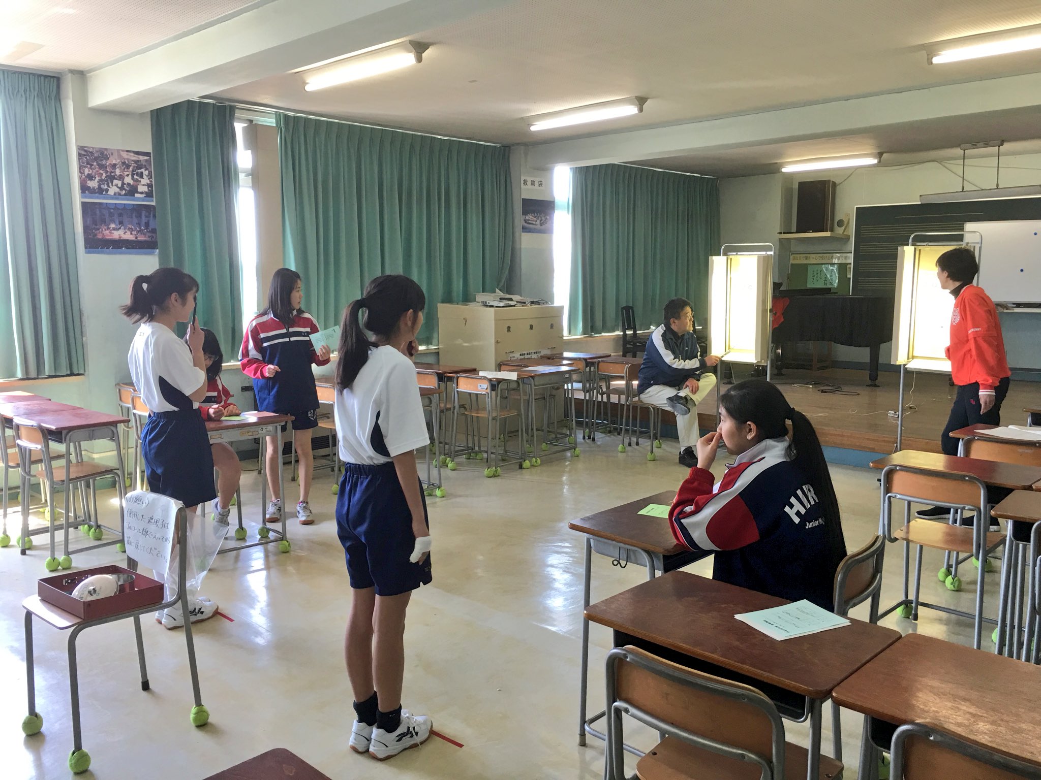 更衣室　小学生 