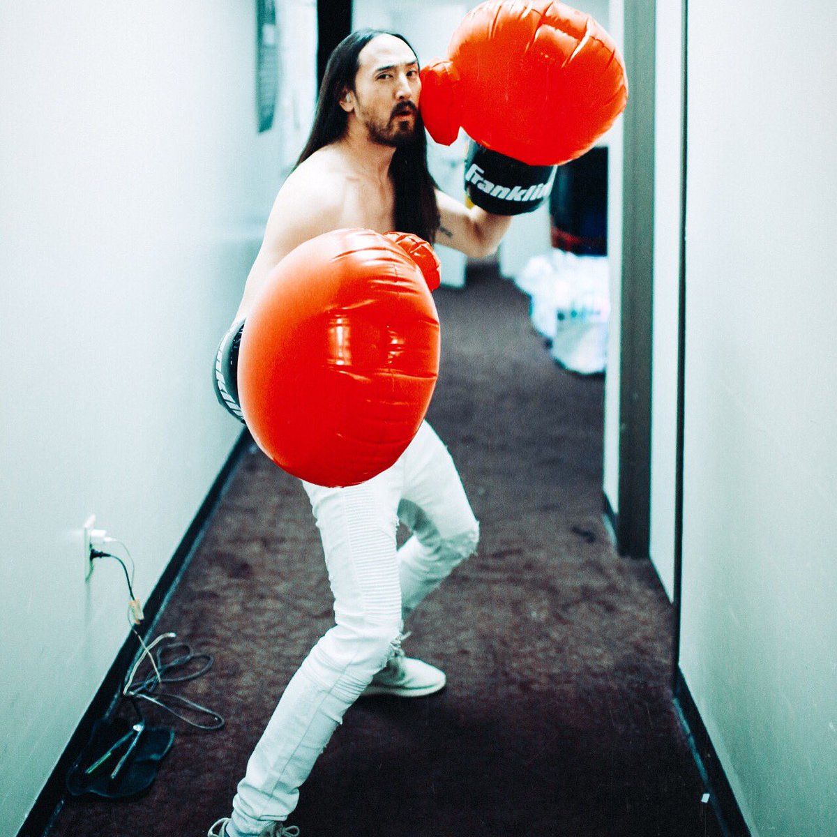 👊🏽👊🏽👊🏽 https://t.co/lpvI0Hszi0