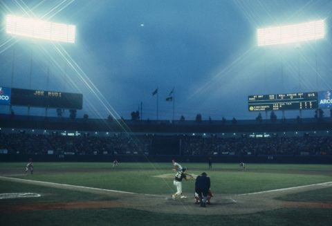 MLBcathedrals's tweet photo. Oakland Coliseum,1972 World Series (image via @SFGate). #Athletics https://t.co/ouJAiyPUWP