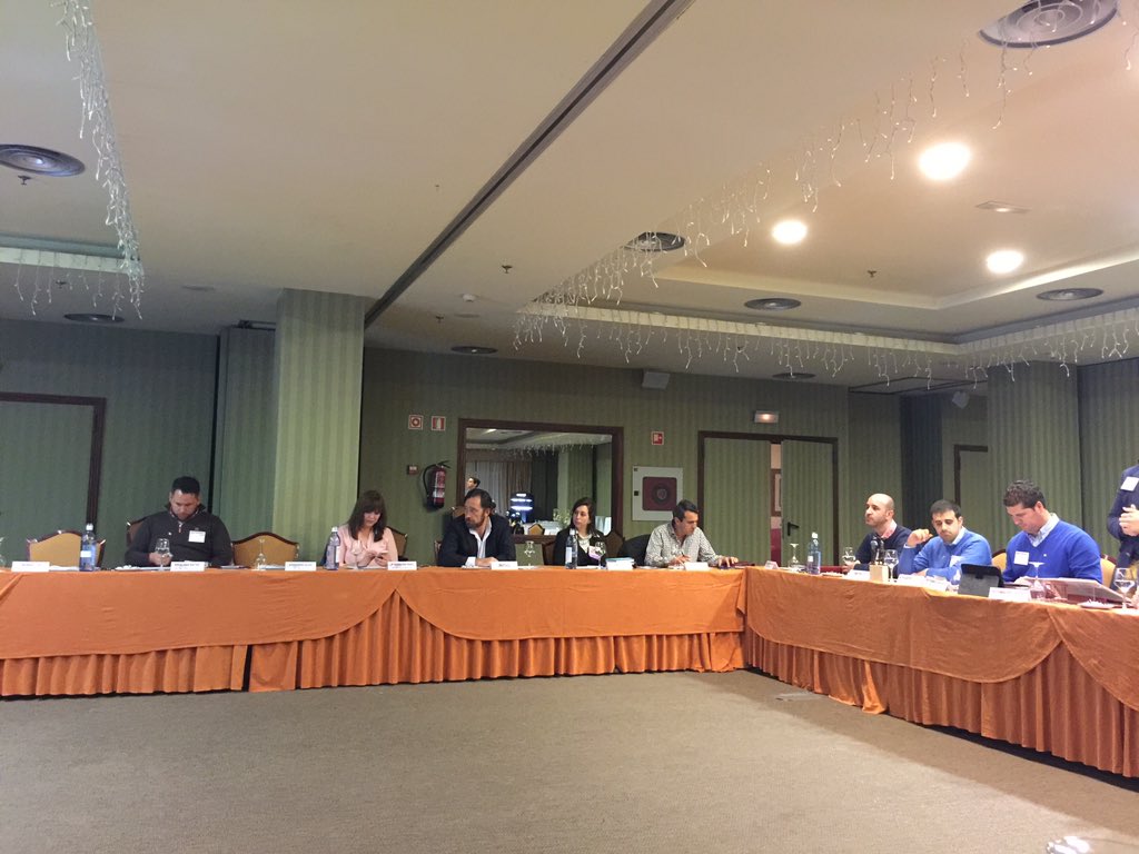 ALicintuna's tweet photo. Cambiando la manera de hacer negocios!!! #giversgain en #Estepona @BNIGenera @hmc_estepona https://t.co/7sk58ny5Jh