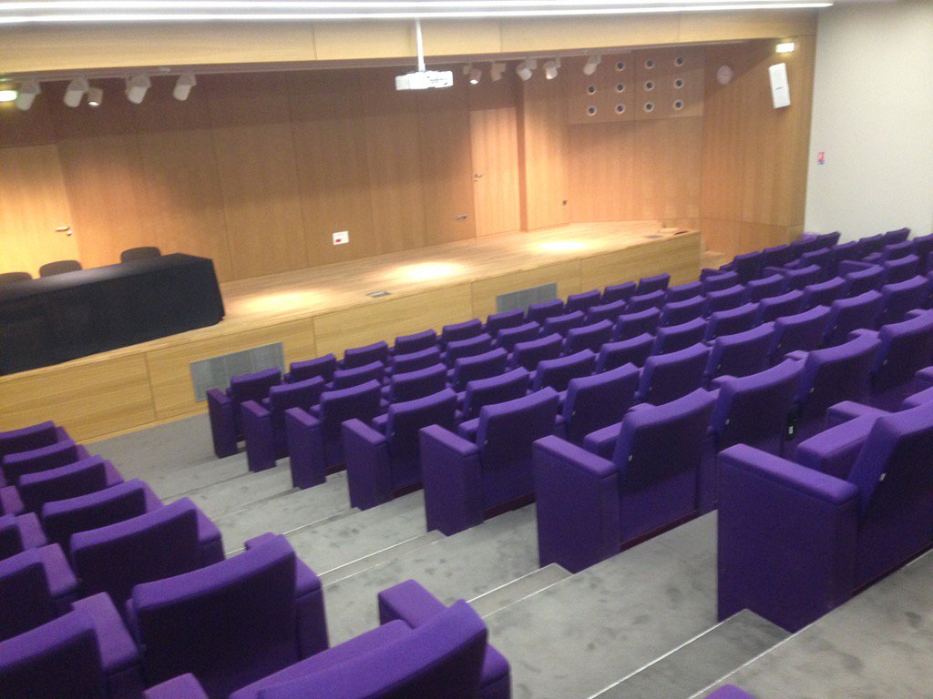 jusempere's tweet photo. Auditorium 142 places #bnu #lag2016 même cible environ lc @U_ParisSaclay https://t.co/mAeHYFjvUO