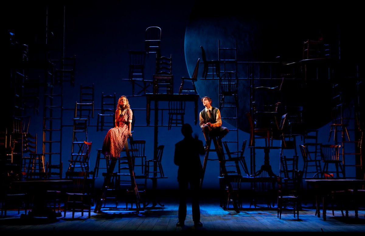 2010년 여름 '윌리엄스타운 극장 축제' 때 오른 연극 <우리 읍내(Our Town)> 스틸컷인데 무대 디자인이 멋짐!_! 정말 놀란 건 에이미 역할을 영화 <룸>의...