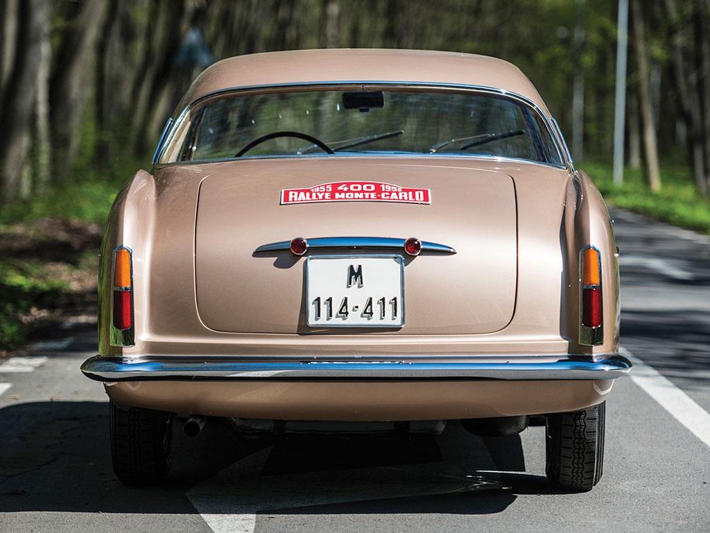 thecoolcars's tweet photo. 1 van 18 exemplaren te koop #AlfaRomeo #1900C #Sprint #SUPERGIOIELLO https://t.co/RvyNYQEqlX https://t.co/g3bY8QtqKZ