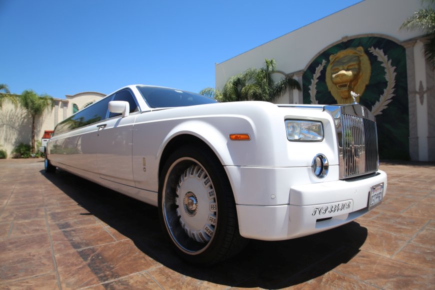 LA_Limousines's tweet photo. LA Limos has the perfect limousine rental for your event! Check us out at https://t.co/IqOyZowFUI today! https://t.co/7v7ozZ5YBc