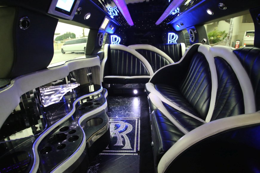 LA_Limousines's tweet photo. LA Limos has the perfect limousine rental for your event! Check us out at https://t.co/IqOyZowFUI today! https://t.co/7v7ozZ5YBc