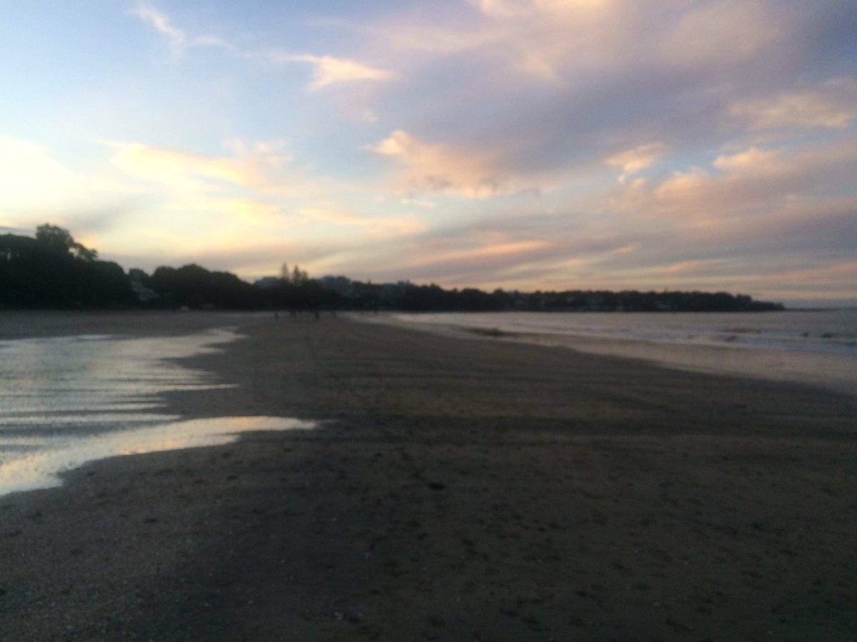 dpnzed's tweet photo. After a day in the office nothing better than to unwind - walk Takapuna beach #chillout #longday https://t.co/3LFc1skxIK