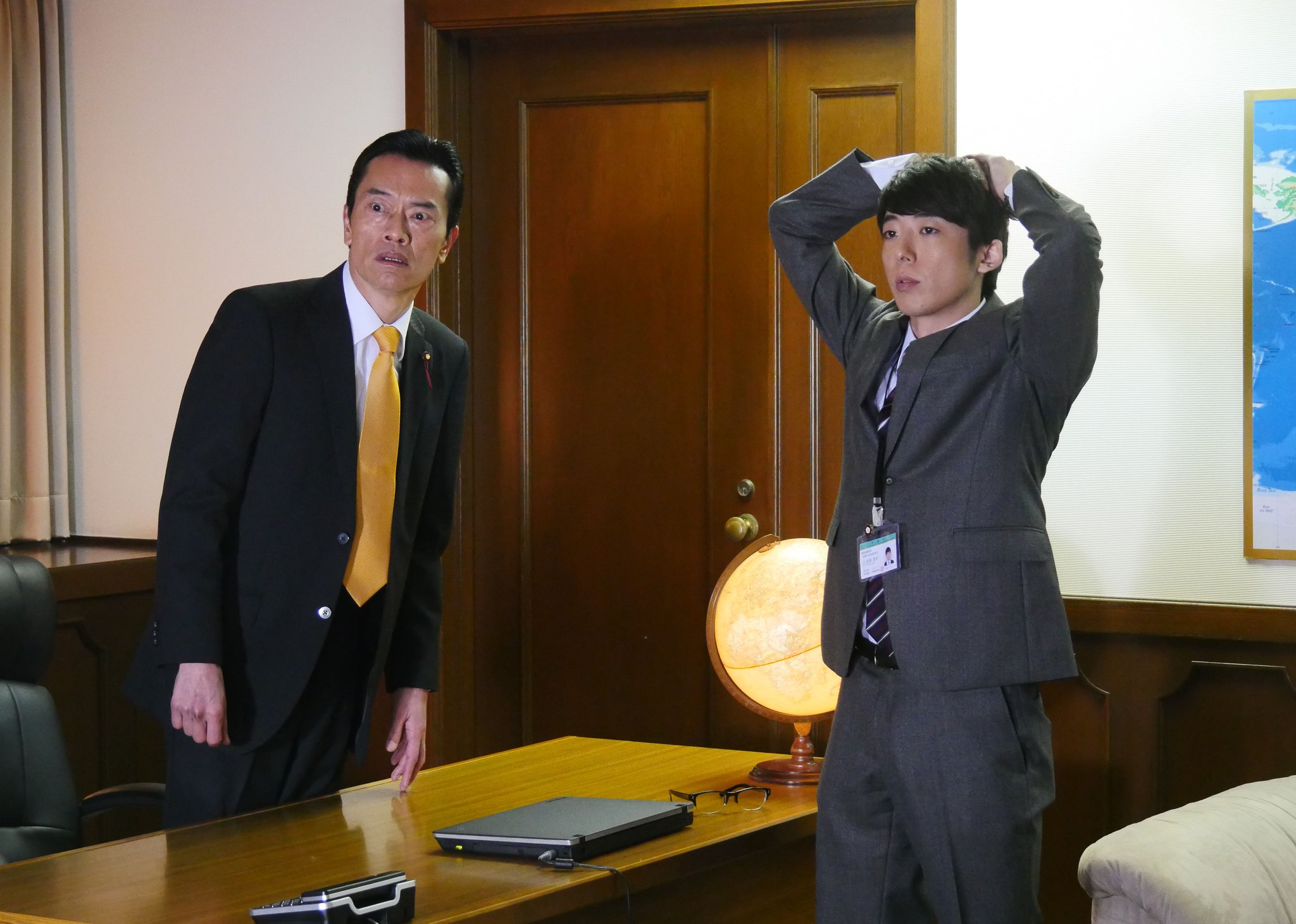 テレビ朝日 民王 民王復活まであと3日 どこ見てんのよ 待望の民王スペシャル 新たなる陰謀 は15日 金 よる11 15 一部地域では放送時間が異なります 民王 遠藤憲一 テレビ朝日 民王 民王復活まであと3日 どこ見てんのよ 待望の民王スペシャル 新たなる陰謀 は15日 金 よる11 15 一部地域では放送時間が異なります 民王 遠藤憲一