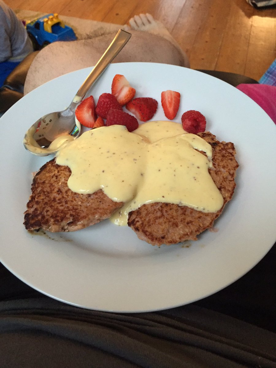 ParrySW's tweet image. Oaty Pancakes for Breki! Yum yum!