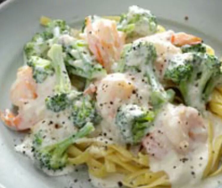 Lunch Special for Tuesday, April 12: Shrimp Alfredo served over pasta.
#lunchisserved