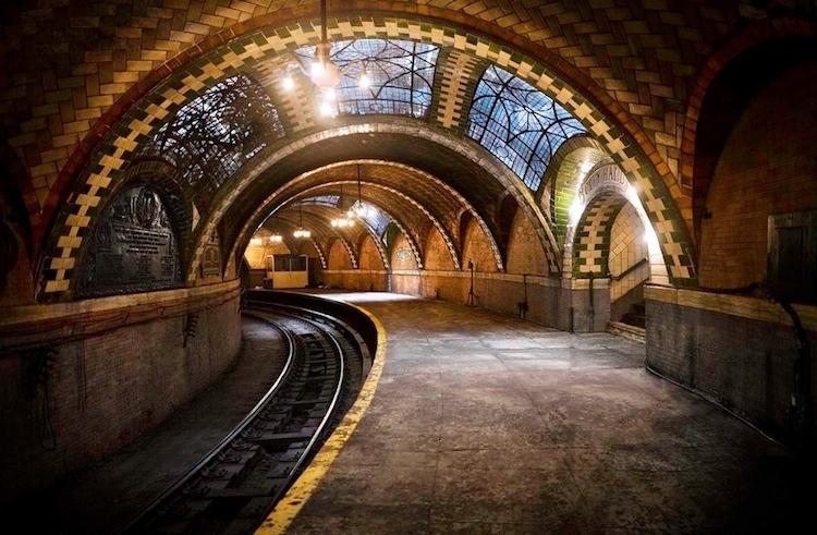 rocciatiles's tweet photo. An abandoned #NewYorkCity subway. #Beautiful tiled vaulted ceilings referred to as #Guastavino tiles. https://t.co/zrPGdf5IZS