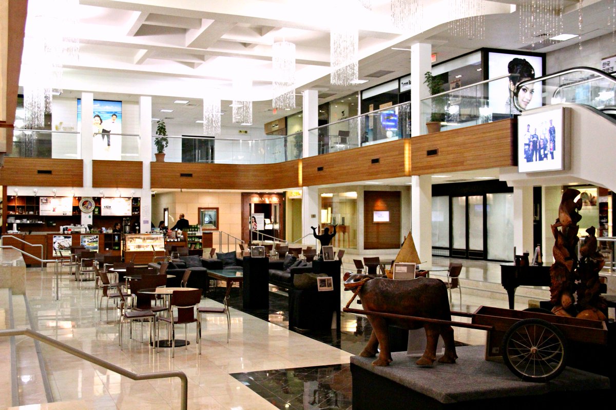 tsp_guam's tweet photo. Enjoy some coffee and desserts at Honolulu Coffee Co and take a look at local arts and crafts at the lobby #TSPGuam https://t.co/zEciZJkYAc