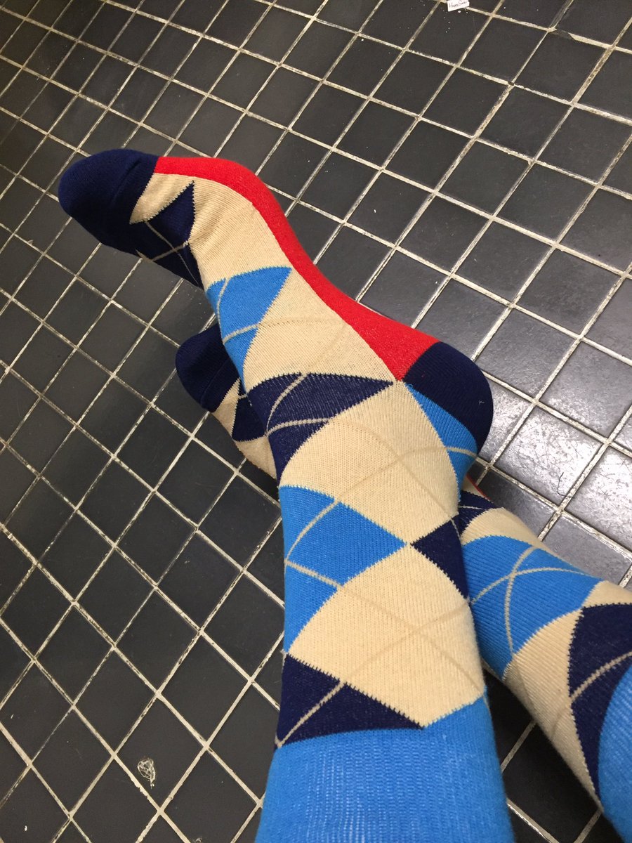 DanPalermo16's tweet photo. Happy #rainy #Tuesday but still #makeitafunsockday #makeyourfeethappy #argyle #blue @societysocks @SockCouncil https://t.co/SB7PAOfcRT