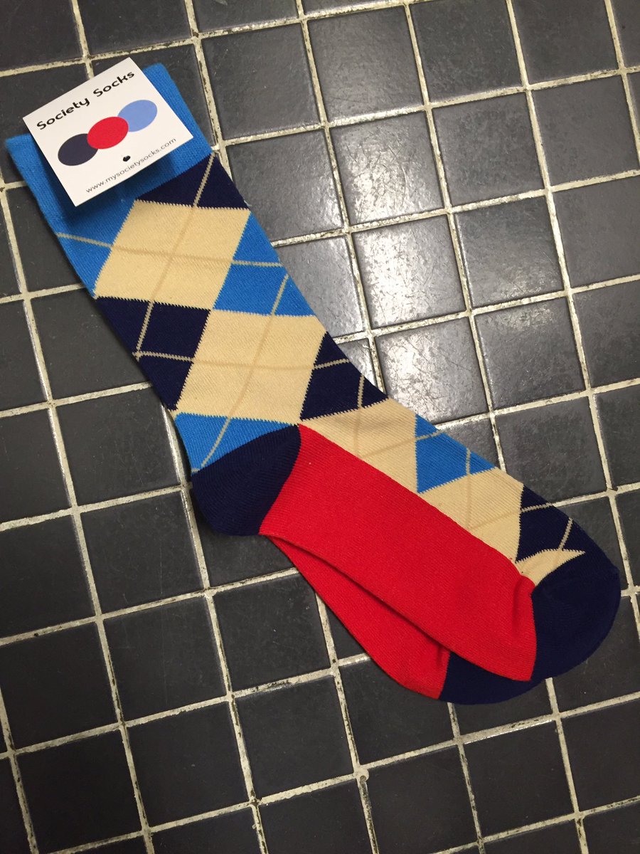DanPalermo16's tweet photo. Happy #rainy #Tuesday but still #makeitafunsockday #makeyourfeethappy #argyle #blue @societysocks @SockCouncil https://t.co/SB7PAOfcRT