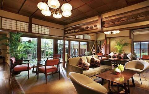 今日は朝早くからカフェにいきました！
一番のりでテンション上がりました😆👍この雰囲気がすごく好きです☺️