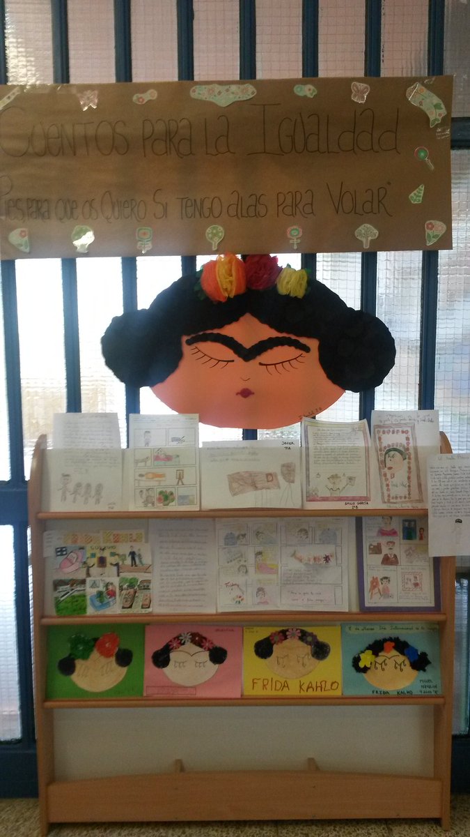 CovaCEP's tweet image. Espectacular decoración para celebrar el día del libro del CEIP Manantiales!!! @cepmalaga @jmcriado