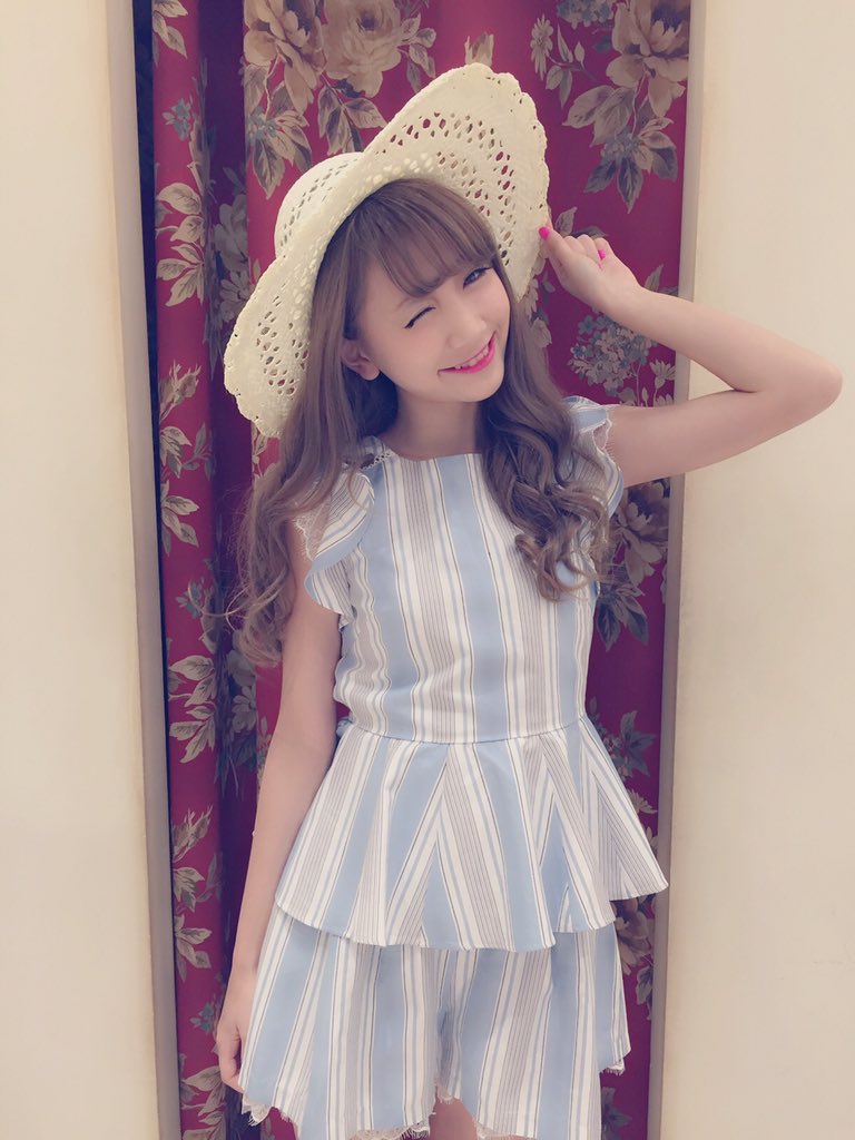 __ripanyan___'s tweet photo. 💗💗りぱにゃん店頭着用code💗💗
雑誌Ray📗掲載アイテムです💄
🌼マルチストライプset up🌼
上下で¥13,800+tax🎀
大人〜💕可愛い😢♡
#LIZLISA
#llgals
#りぱにゃん
#可愛いと思ったらRT https://t.co/wdb4QRfWcD
