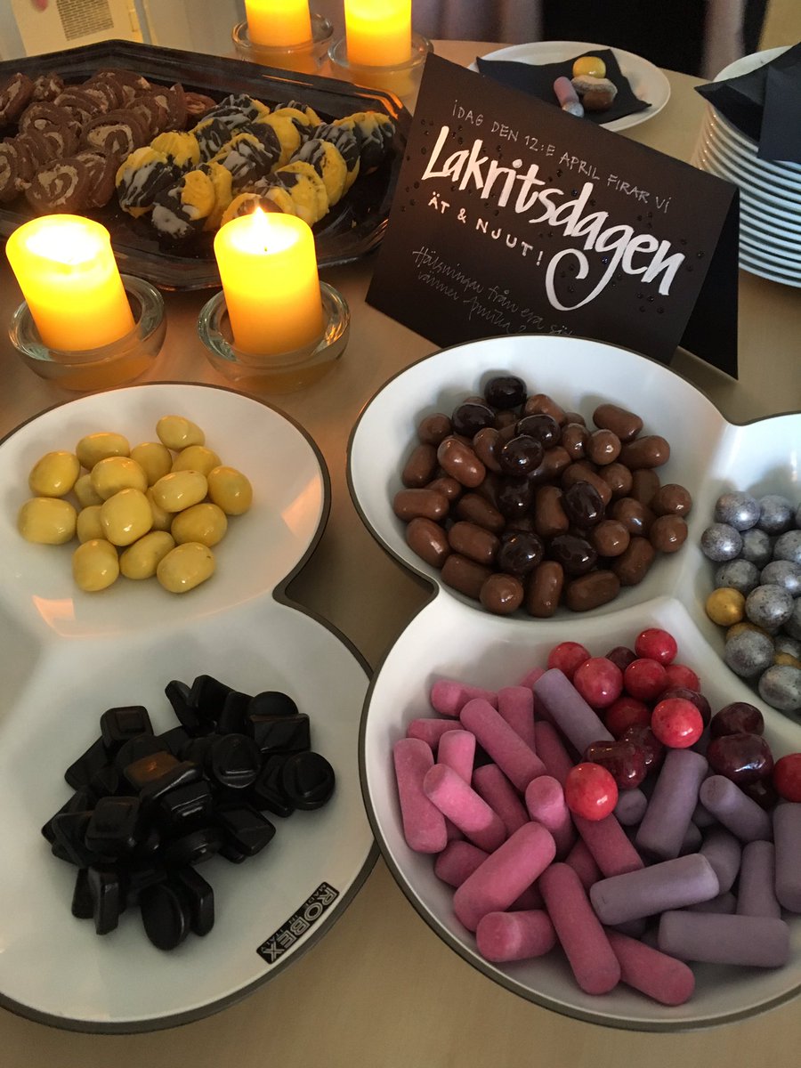 UllWestling's tweet photo. Ni har väl inte missat att det är #lakritsdagen i Norrtälje firas den flott https://t.co/RfdX6zWAY1